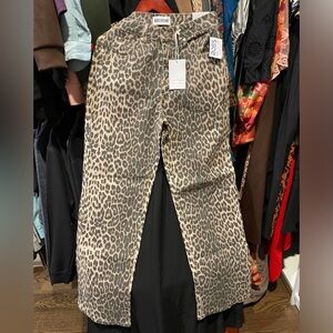 NWT Viral Disclosure Leopard print jeans size 7 waist 28